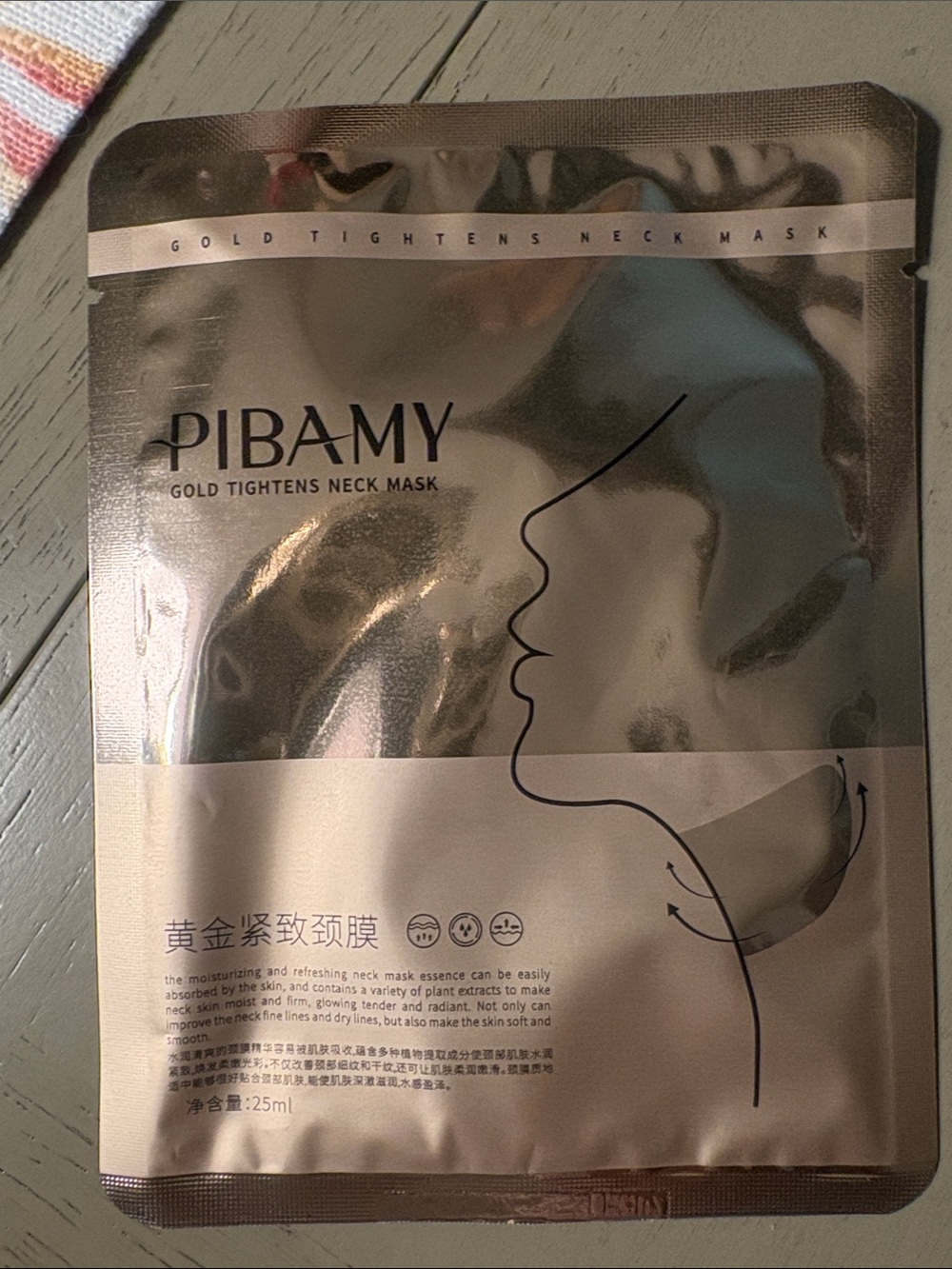 Gold Tightens Neck Mask — 24 Kt Gold Neck Treatment (Gold)